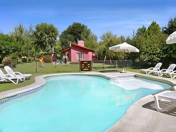 Complejo Turístico en Venta con 6 Cabañas y Acceso al...