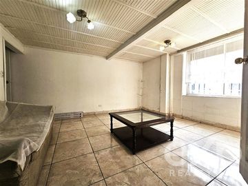 Casa en Venta en Huérfanos con García Reyes