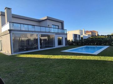 Casa en venta Puertos del Lago Barrio Vistas Lote...