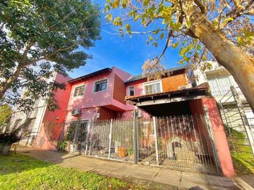 Casa de dos plantas en venta | Haedo - Morón | con...