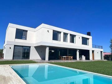 Casa en Chacras de la Reserva