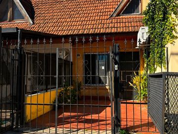 Venta Casa tipo dúplex con cochera  en Lomas Del Mirador