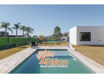 VENTA | CASA DE CATEGORA A ESTRENAR Country Carlos Paz Golf