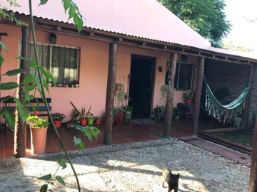 Oportunidad, terreno de 500 mts con tres casas