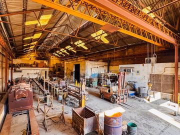 VENTA GALPONES INDUSTRIALES LANUS, TERRENO 5415m2 Y...