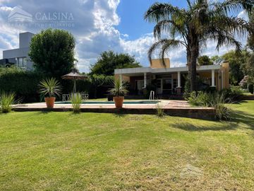Casa en venta en barrio cerrado Cuatro Hojas, una planta