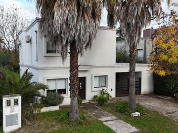 Propiedad con Galeria y Parrilla 4 Dormitorios -...