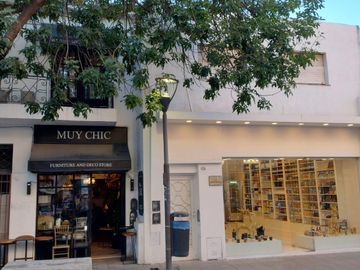 Amplio local comercial +departamento