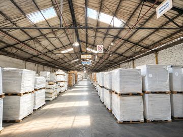 IMPORTANTE FRACCIÓN INDUSTRIAL EN VENTA – MORÓN | 10258...