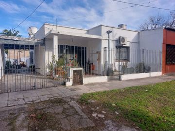 CASA EN VENTA 3 AMBIENTE FLORENCIO VARELA