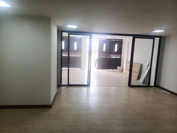 CASA INDEPENDIENTE  EN RENTA EN ATOCHA PARA EMPRESAS.
