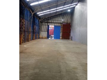 Bodegas 425 m² muelle, seguridad perimetral