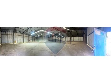 Bodegas 800 y 850 m² muelle, seguridad perimetral