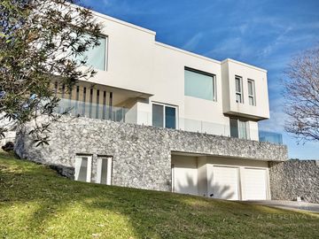 Casa de 8 Ambientes en Venta en La Reserva Cardales