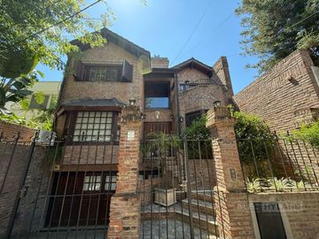 Casa con pileta en venta, cerca del Tren y Comercios, en...
