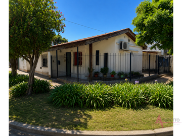 ITUZAINGO NORTE CASA 3AMB EN VENTA APTO CREDITO
