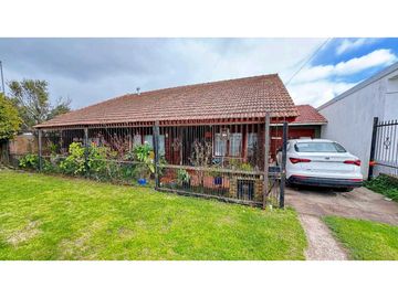 Venta Chalet 4 Ambientes con patio, Quincho, Garage!...