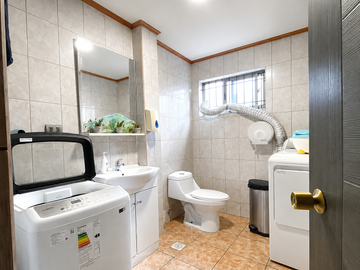 AMPLIA CASA 4D - 2B EN LAS SALINAS, THNO - 480 M2 DE TERRENO