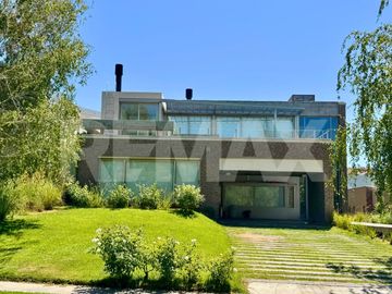 CASA EN VENTA, BARRIO PRIVADO BOCAHUE, NEUQUEN