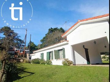 Casa en Agua de Oro, a 100 mts del vado principal . Muy...