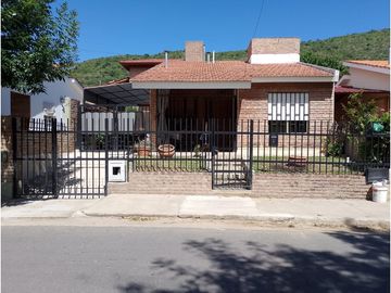 Casa ph 2 dormitorios a metros de Cárcano, Carlos Paz