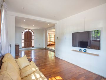 Casa 5 amb c/jardín, cochera, dep. en Don Torcuato