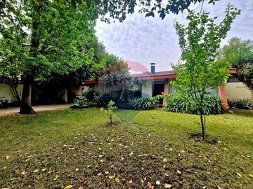 Venta casa en Av. Carlos Ossandón