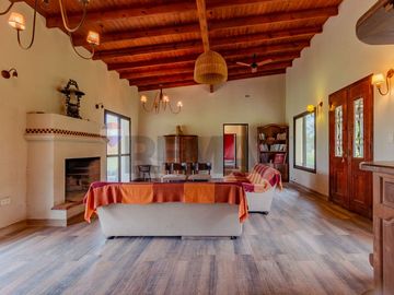 Venta Casa 4 amb c/ dep  Estancia Las Lilas Luján