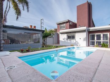 VENTA CASA 4 DORMITORIOS BARRIO AYACUCHO CÓRDOBA