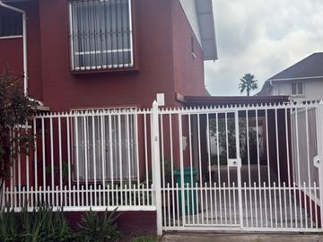 CERCA DE ALMIRANTE RIVEROS CON AV. PORTALES