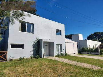 Casa / Chalet Av. del Silencio y Retiro - Las Lomas -...