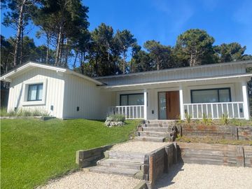 CASA EN VENTA BARRIO PIONEROS CALIFORNIANA MODERNA