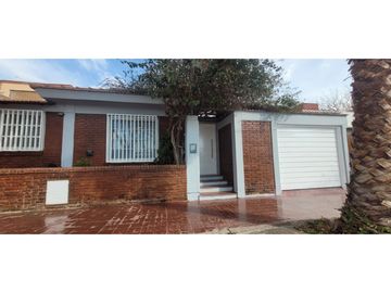 CASA EN VENTA BARRIO RESIDENCIAL CEMENTISTA
