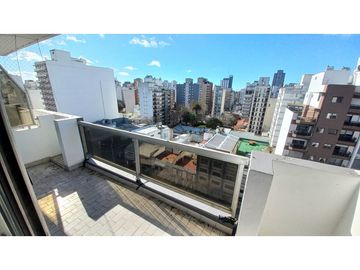 Departamento en Venta. Al frente con cochera fija. Cel...
