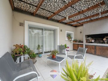 VENTA DUPLEX EN CHACRA DEL NORTE, 3 DOR C/COCHERA