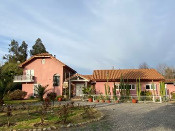 Casa en venta c/ estacionamiento en Colonia Alemana