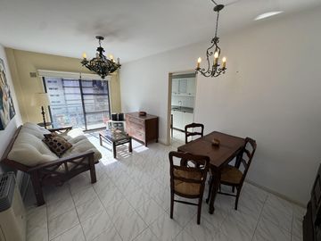 Departamento de dos ambientes a la venta en edificio de...