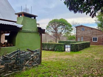 VENTA COMPLEJO DE 2 CABAÑAS C/ PILETA LOS REARTES