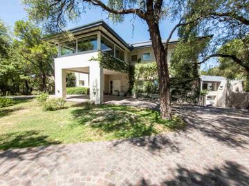 VENTA EXCLUSIVA CASA 4 DORM LOMAS DE LA CAROLINA