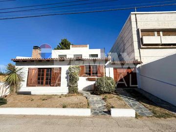 CASA de 3 DORMITORIOS BARRIO PUEYRREDÓN
