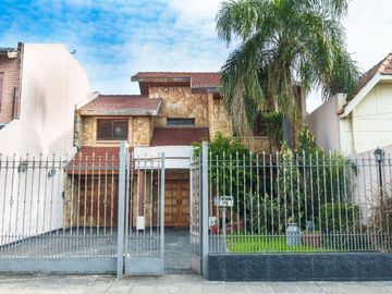 VENTA CASA TAPIALES 6 AMB PISCINA QUINCHO COCHERA