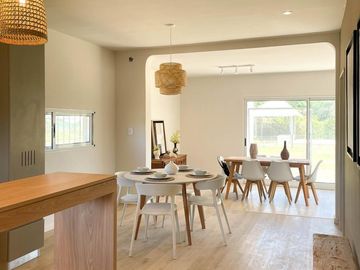 Casa en venta de 2 dormitorios con Pileta, Funes Town, Funes