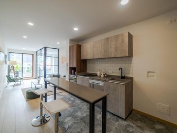 Apartaestudio en venta de 57m² con balcón en Bogotá,...