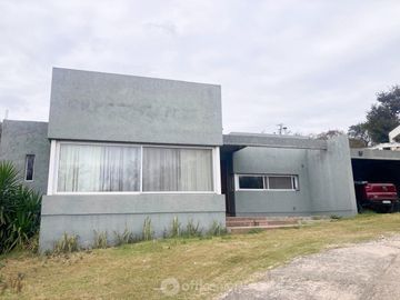 Importante Casa en Venta - 4 Hojas - Mendiolaza
