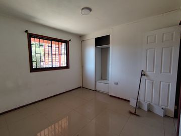 ARRIENDO ACOJEDORA CASA EN EL CAMPO