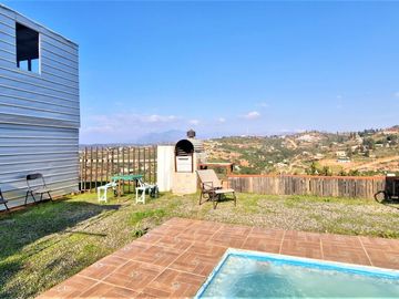 Parcela con casa y gran quincho en venta en Limache,...