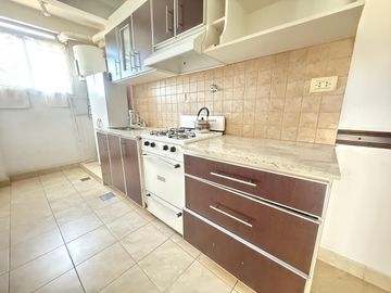 Departamento en  alquiler de 3 ambientes con cochera