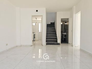 ALQUILER DÚPLEX DE 4 DORMITORIOS - BARRIO VILLA FARREL,...