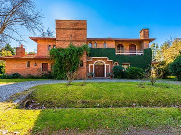 Venta Casa En Barrio Los Cardales Country Club