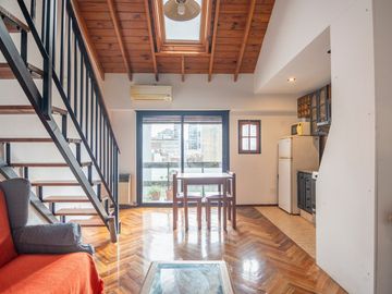 Departamento tipo dúplex de 3 ambientes con balcón en...
